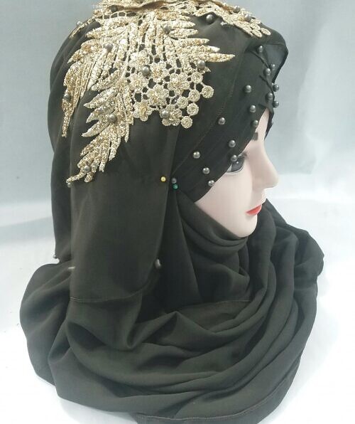 pearl ready to wear with fancy bunch forest green side picture