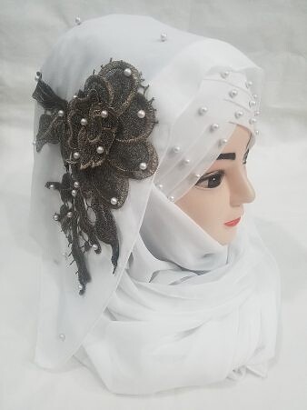 Pearl Ready to Wear with Fancy Bunch - White Pearl Ready to Wear with Fancy Bunch - White