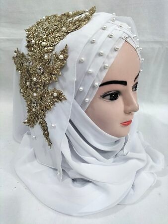 Pearl Ready to Wear with Bunch - White