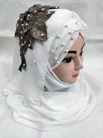 Pearl Ready to Wear with Flower Bunch - White Pearl Ready to Wear with Flower Bunch - White