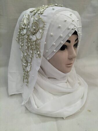 Pearl Ready to Wear with Matching Bunch – White