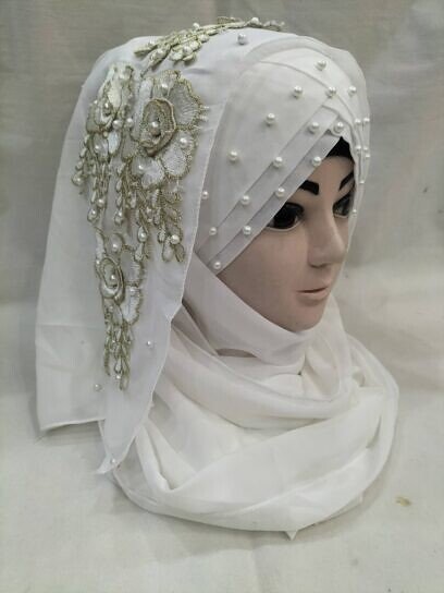 Pearl Ready to Wear with Matching Bunch – White