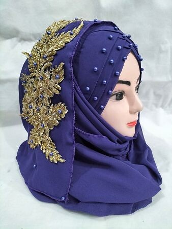 Pearl Ready to Wear with Golden Bunch - Iris Pearl Ready to Wear with Golden Bunch - Iris