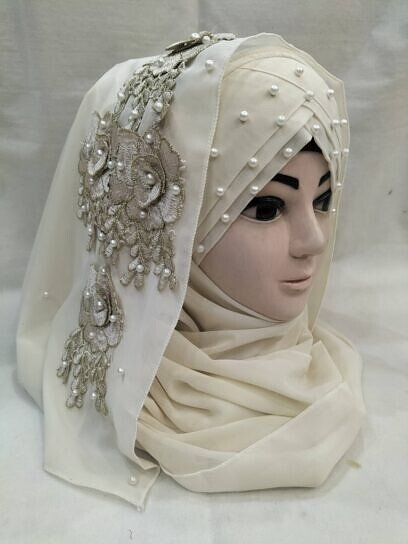 Pearl Ready to Wear with Matching Bunch - Cream