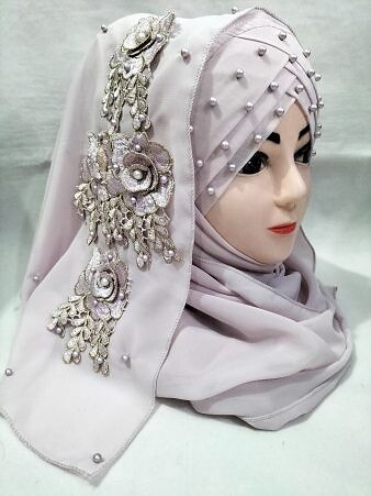 Pearl Ready to Wear with Matching Bunch - Dirty Purple Pearl Ready to Wear with Matching Bunch - Dirty Purple