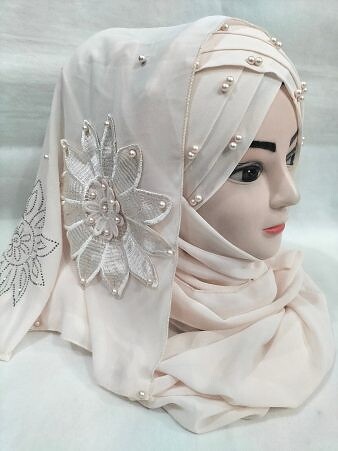 Pearl Ready to Wear with Matching Flower Bunch - Nude Pearl Ready to Wear with Matching Flower Bunch - Nude