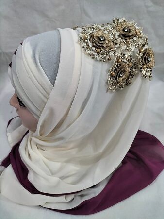 Pearl Ready to Wear with Golden Flower Bunch - Cream Pearl Ready to Wear with Golden Flower Bunch - Cream