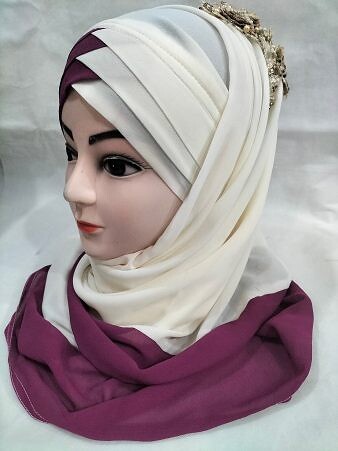 Pearl Ready to Wear with Golden Flower Bunch - Cream Pearl Ready to Wear with Golden Flower Bunch - Cream