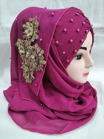 Pearl Ready to Wear with Golden Flower Bunch - Fucshia Pearl Ready to Wear with Golden Flower Bunch - Fucshia