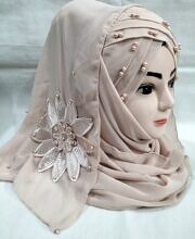 pearl ready to wear with matching flower bunch nude brown