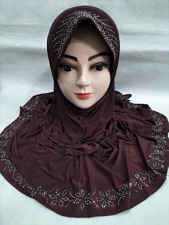 Fancy Hooded Makna - Maroon Fancy Hooded Makna - Maroon