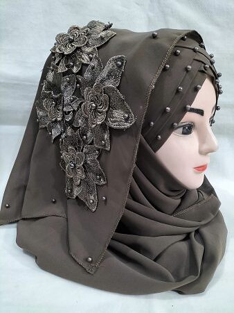 Pearl Ready to Wear with Flower Bunch - Brown Pearl Ready to Wear with Flower Bunch - Brown