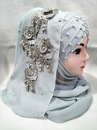 Pearl Ready to Wear with Matching Bunch - Light Grey