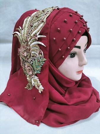 Pearl Floral Ready to Wear with 3D Bridal Bunch - Maroon