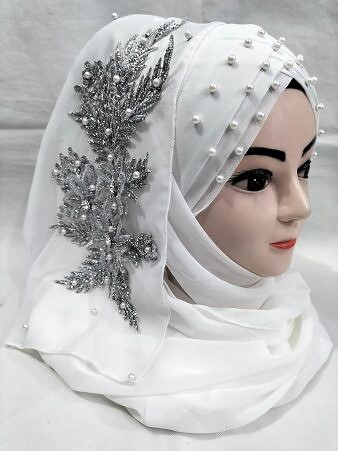 Pearl Floral Ready to Wear with Silver Bunch - White Pearl Floral Ready to Wear with Silver Bunch - White