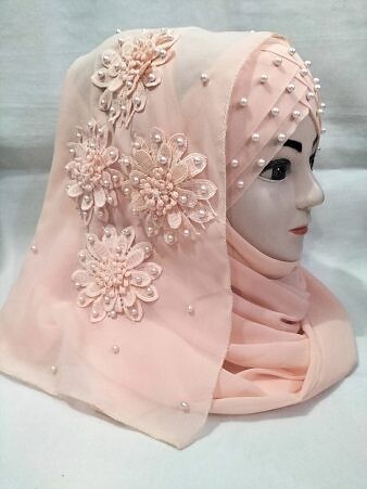 Pearl Ready to Wear with Matching 3D Bunch - Peach