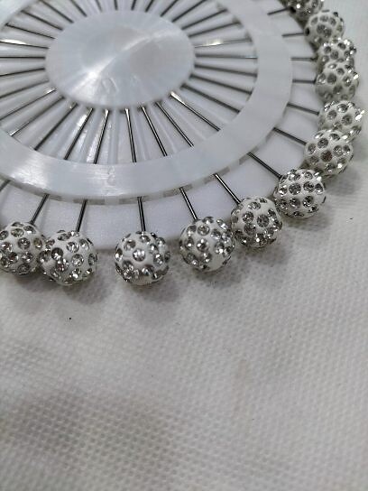 Pins Wheel - Crystal Balls White