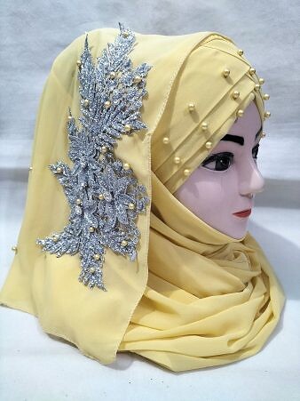 Pearl Floral Ready to Wear with Silver Bunch - Yellow Pearl Floral Ready to Wear with Silver Bunch - Yellow