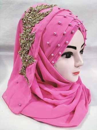 Pearl Ready to Wear with Golden Bunch - Deep Pink Pearl Ready to Wear with Golden Bunch - Deep Pink