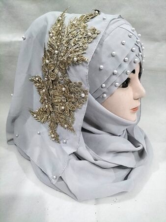Pearl Ready to Wear with Golden Bunch - Light Grey