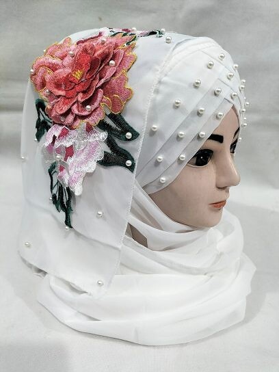 Pearl Ready to Wear with Flower Bunch - White
