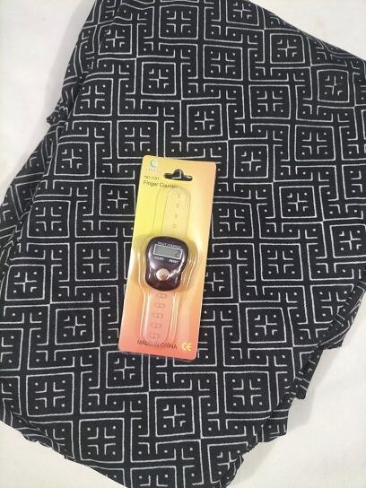 Namaz Chaddar with Sleeves - Print 2